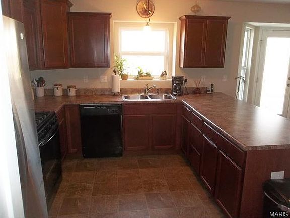 4th image of 122 Stone Bridge Dr