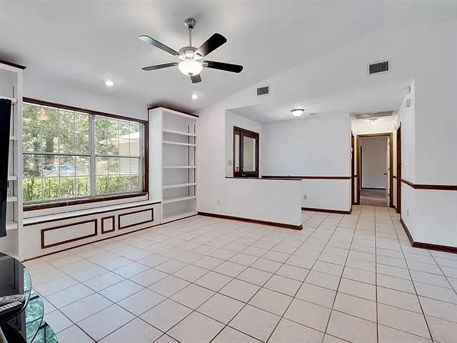 2216 Tuscavilla Rd — Photo 9