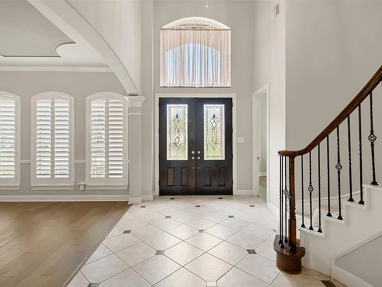 390 Wedgewood Dr — Photo 4