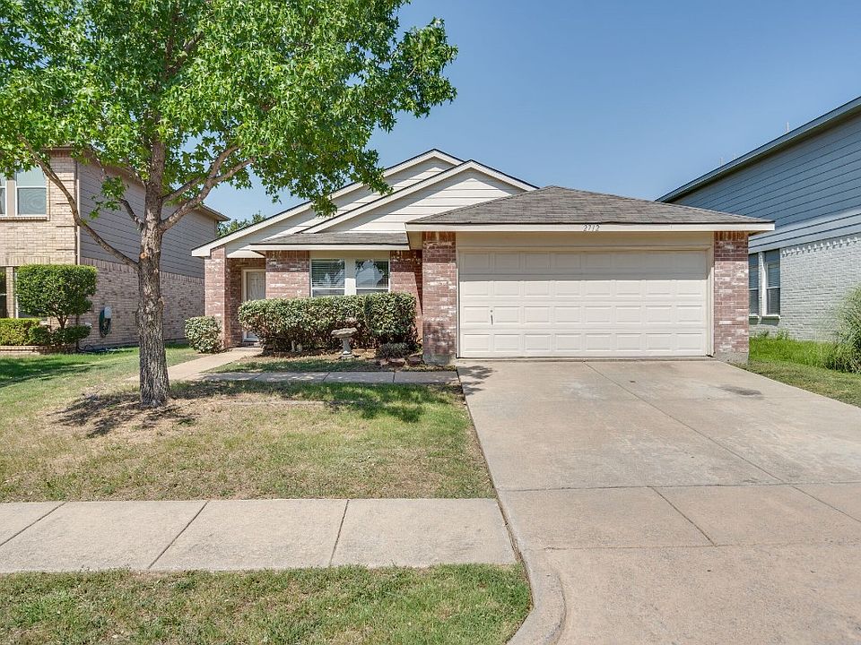 1st image of 2712 Lazy Oak Dr