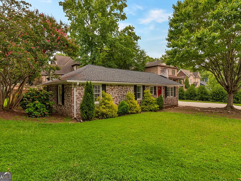 2467 Ellijay Dr NE — Photo 2