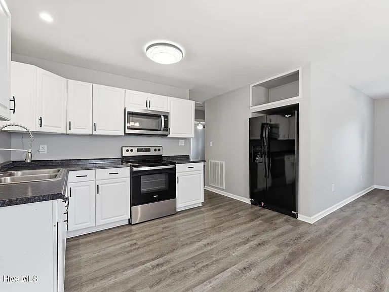 200 S Sylvan Dr — Photo 24