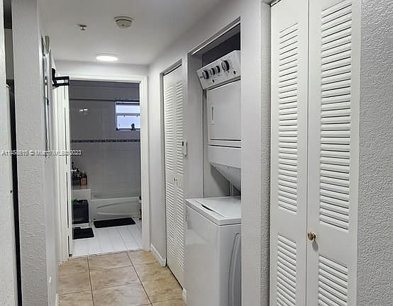 5th image of 1627 NW 18th St APT 408