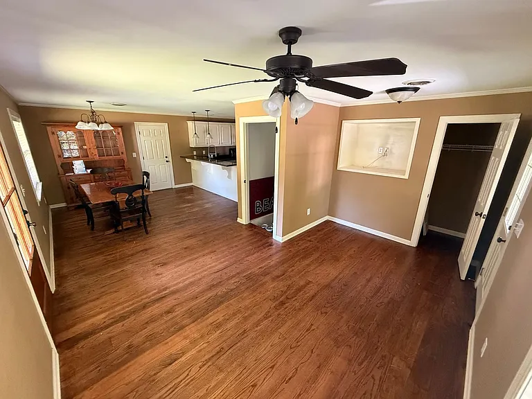 1312 Beanland Dr — Photo 12