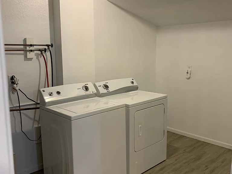 5168 Zenith Pkwy #2 — Photo 10