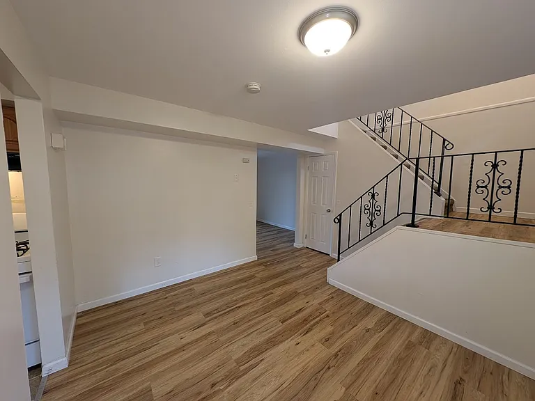 Mountain Ridge Townhouses — Photo 37