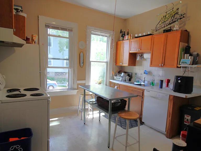 3200 N Bartlett Ave — Photo 4