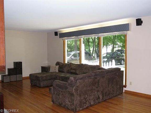 3rd image of 355 Beechwood Dr