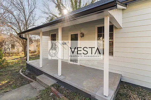 555 Baldwin Ave Photo 1