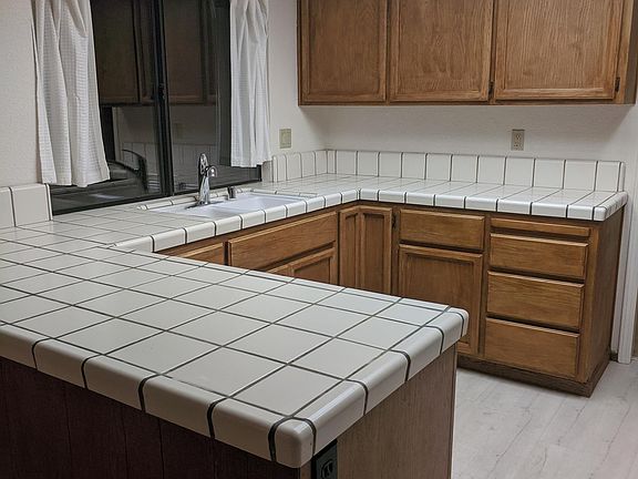 4th image of 1618 Ashford Dr