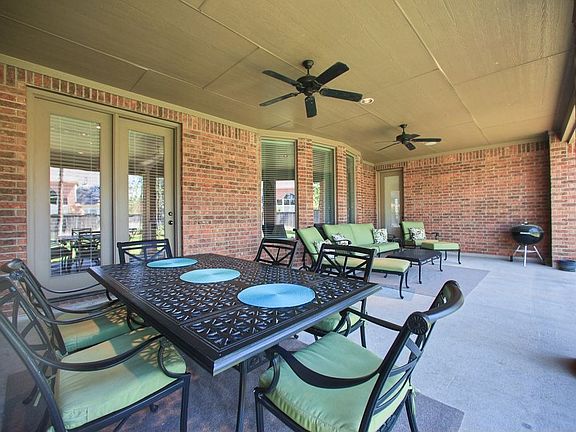 3rd image of 82 S Fair Manor Cir