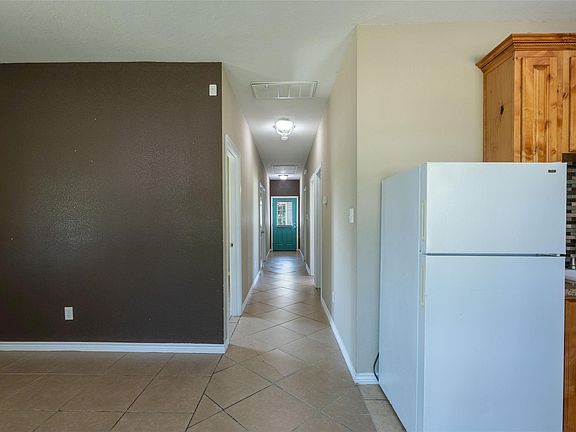 5th image of 205 E 2nd St