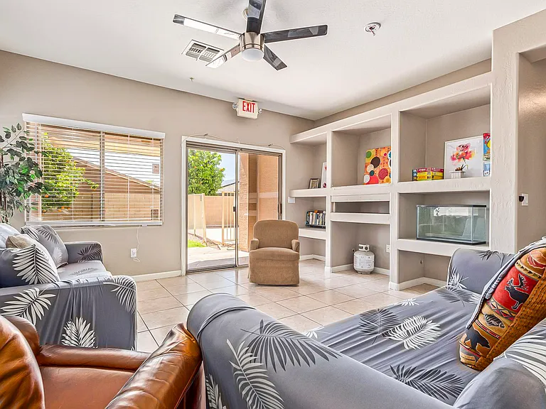 W Country Gables Dr — Photo 9