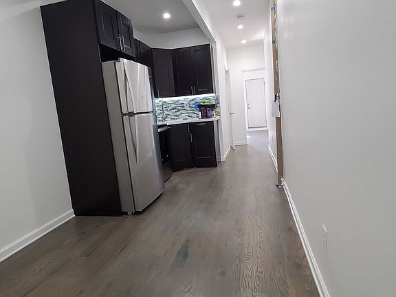 5th image of 174 Throop Ave APT 3