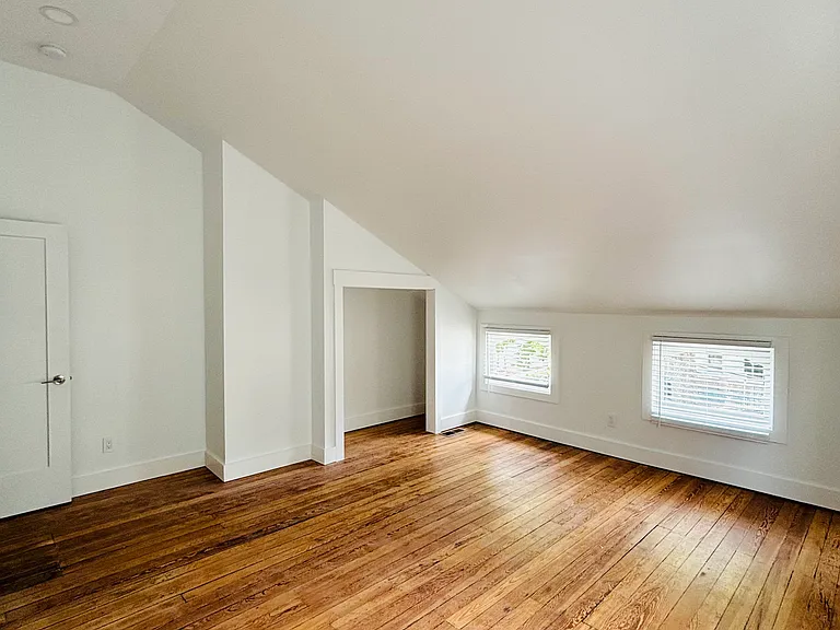 940 Monroe St — Photo 24
