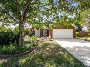902 Laurel Cv, Buda, TX 78610