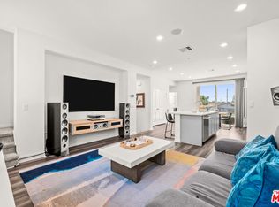 8408 N Fresco Way, Northridge, CA 91325