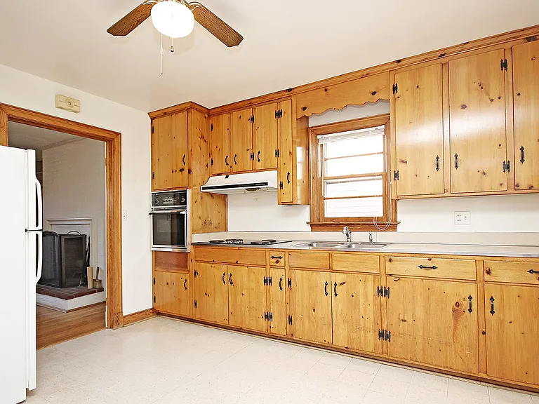 706 Grove Ave #A — Photo 3