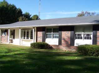 664 Poor Farm Hollow Rd, Hardin, IL 62047