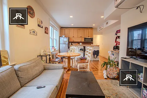 69 Thatcher St #301 Photo 1