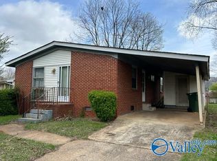 613 Royal Oak Dr NW, Huntsville, AL 35811