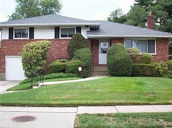 1st image of 122 Leahy St