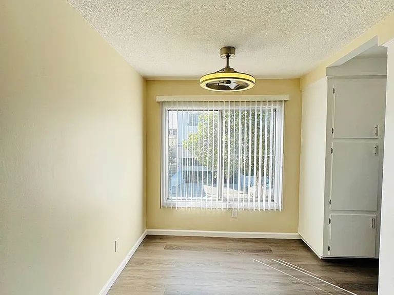 1230 N Mansfield Ave — Photo 3