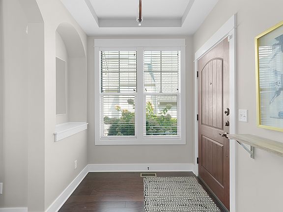 4th image of 449 Enclave Ct SE