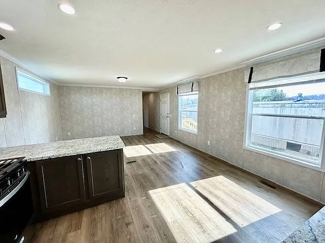 10 New Haven Ct #10 — Photo 7
