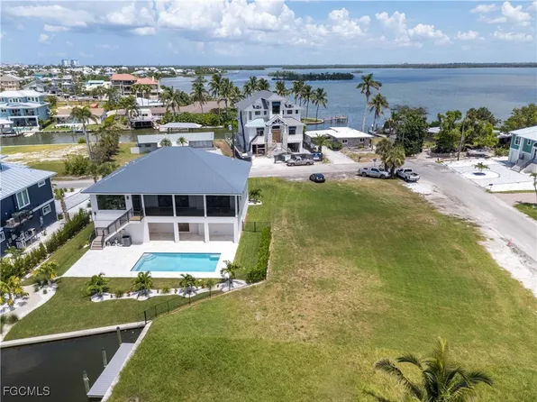 2 Bayview Blvd, Fort Myers Beach, FL 33931