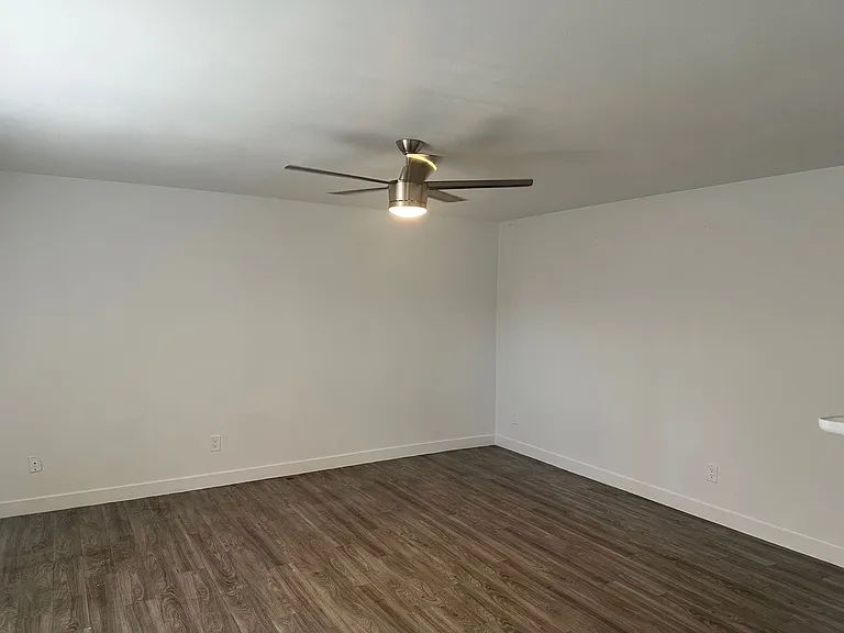 3219 E Earll Dr — Photo 19
