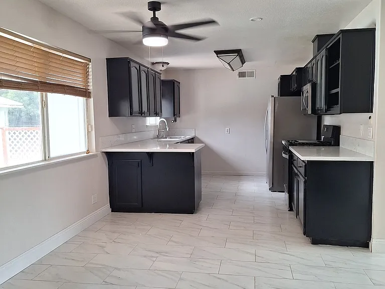1401 W Monte Vista Ave — Photo 7