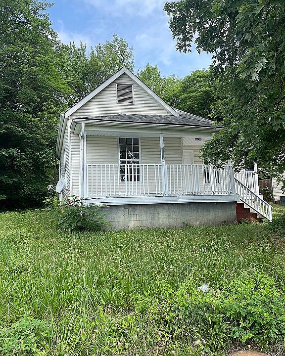 1st image of 721 W Emerald Ave