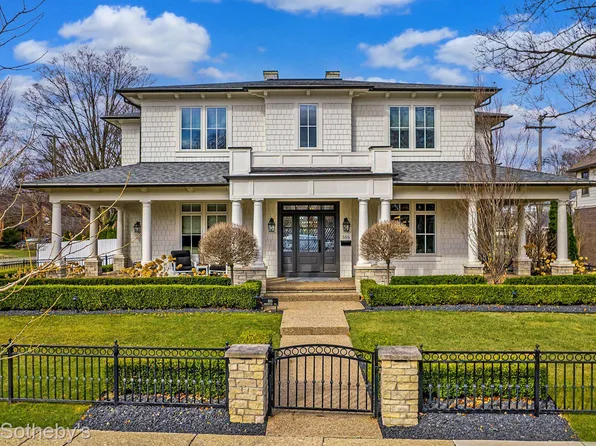555 Chesterfield Ave, Birmingham, MI 48009
