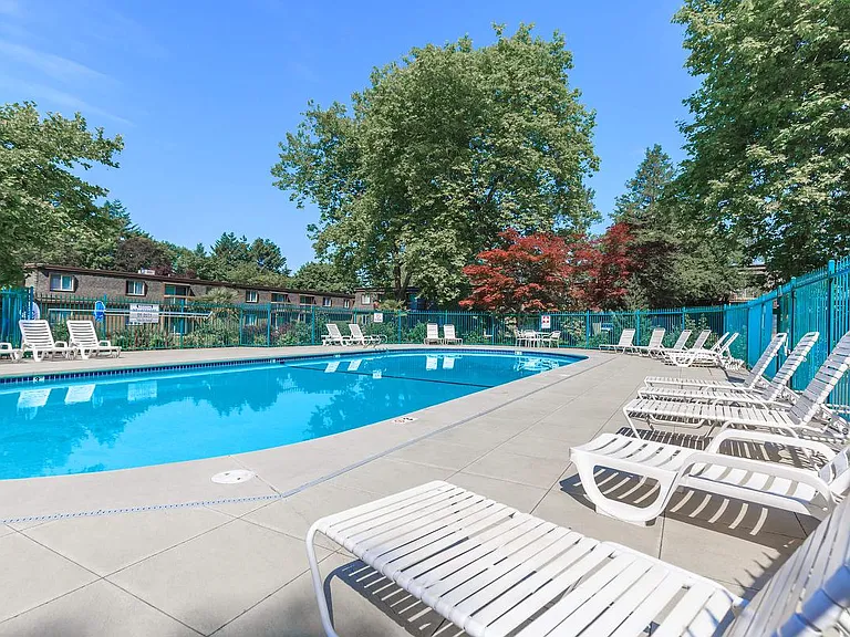 Fairwood Apartments — Photo 22