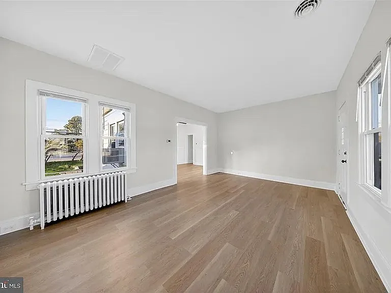 615 W 13th St — Photo 11