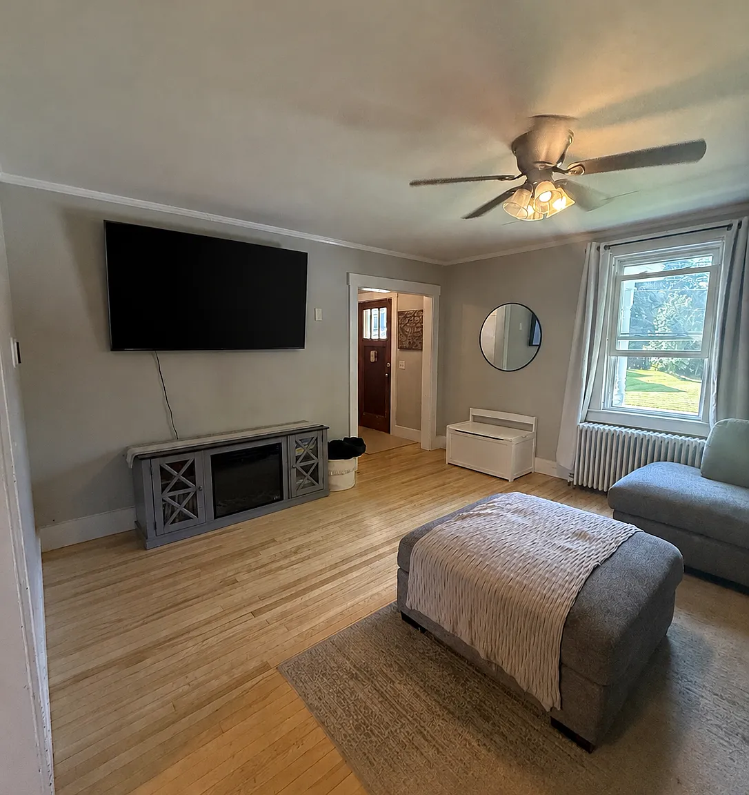 2 bed, 1200 sqft, $2,000 — Photo 2