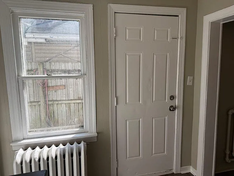 457 N Pitt St — Photo 12