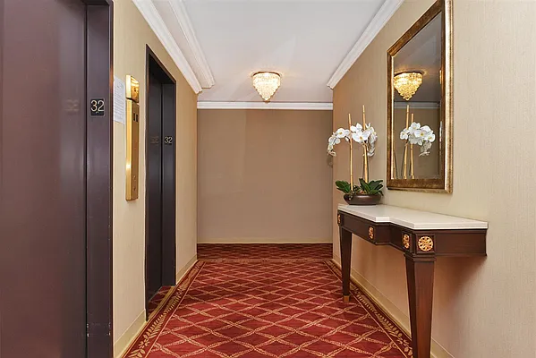 Sold by RE MAX Team | media 6