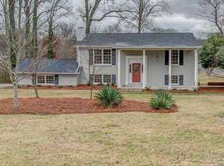 3341 Deerwood Dr, Gastonia, NC 28054