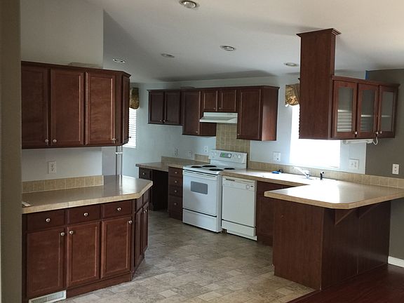 4th image of 630 N Easy St