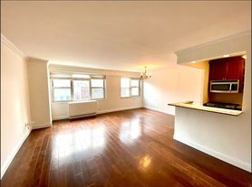 400 E 54th St