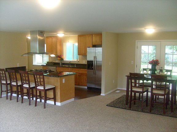 4th image of 9220 Westmont Pl SW