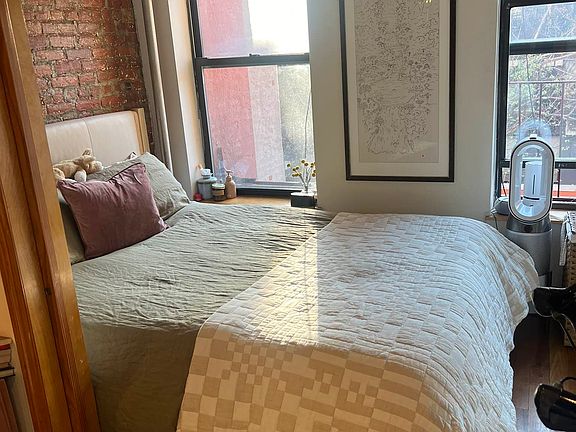 5th image of 242 E 3rd St #6