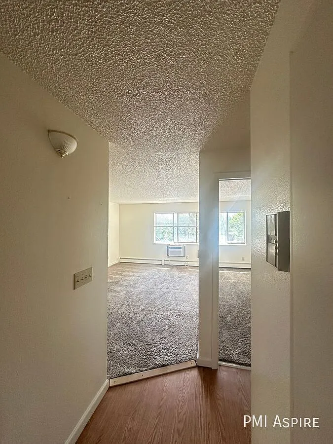 1 Bedroom 1 Bathroom Apartment in Longmont — Photo 2