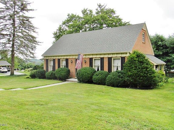 2nd image of 500 Chinquapin Trl