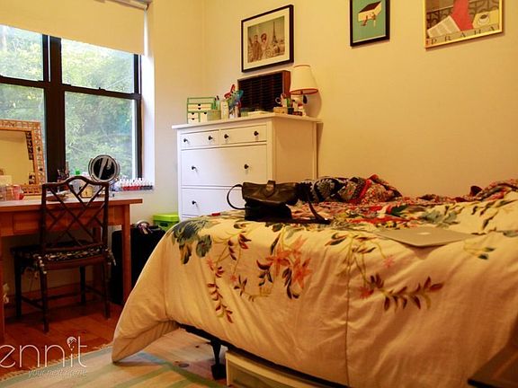 3rd image of 600 Saint Marks Ave APT 2R