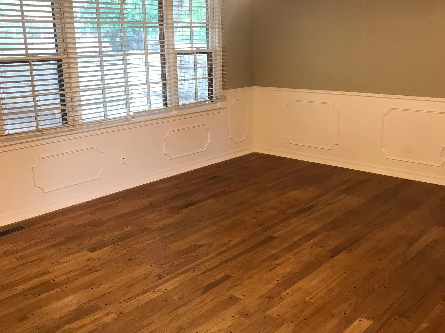 3 bed, 1.5 bath, 1188 sqft, $1,500 — Photo 2
