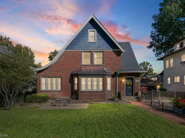 1427 Delia Ave, Akron, OH 44320