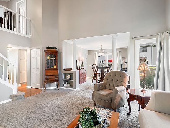 3rd image of 4812 Hyacinth Ct